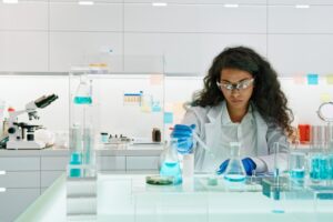 African female scientist working in laboratory