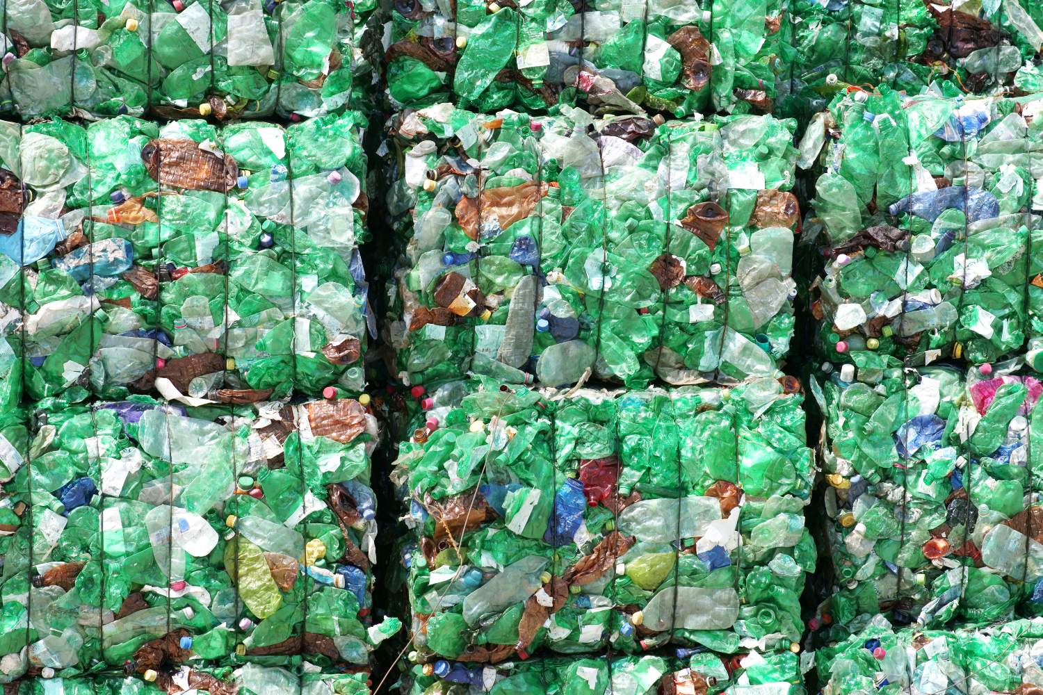 global-partnering-and-funding-to-end-plastic-packaging-waste-ukri