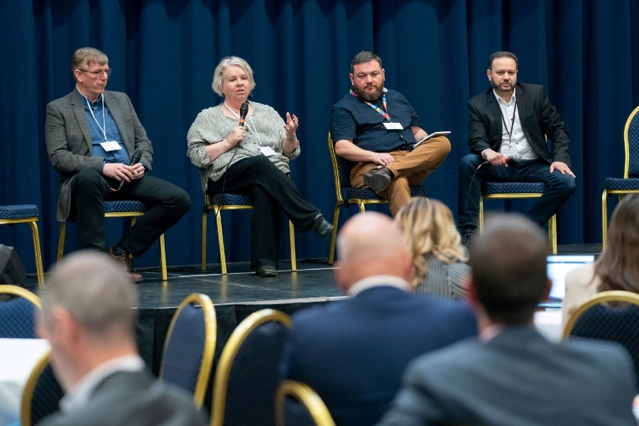 Panel discussion with Tariq Muhammad of Invatech Health, Julie Purves of B2M Solutions, Ken Cooper of the British Business Bank, and blog author Scott O’Brien, Innovate UK.